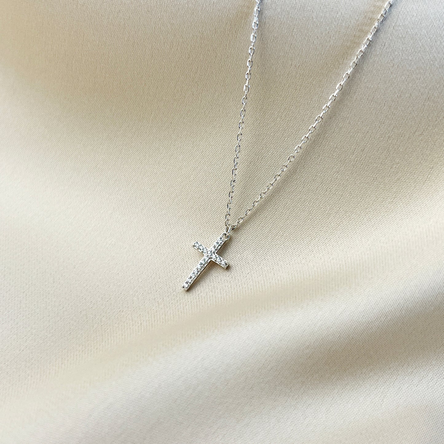 Kreuz Anhänger mit Zirkonia Halskette