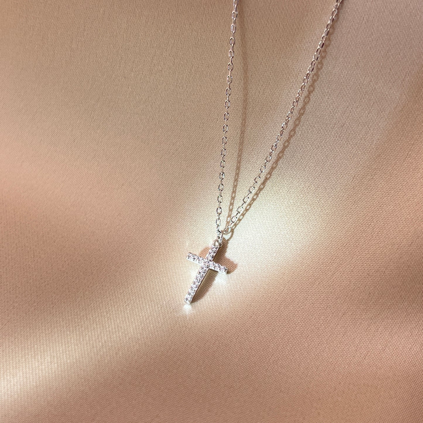 Kreuz Anhänger mit Zirkonia Halskette