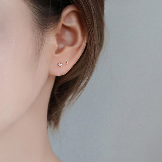 Mond und Stern Ohrstecker zur Pflege der Ohrlöcher