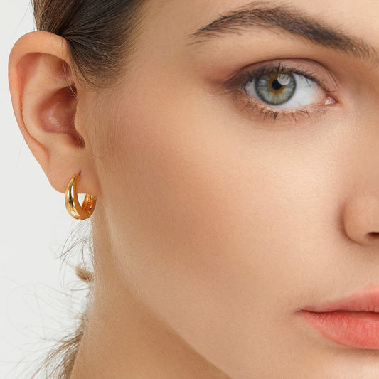 Hinged Huggie Ohrringe