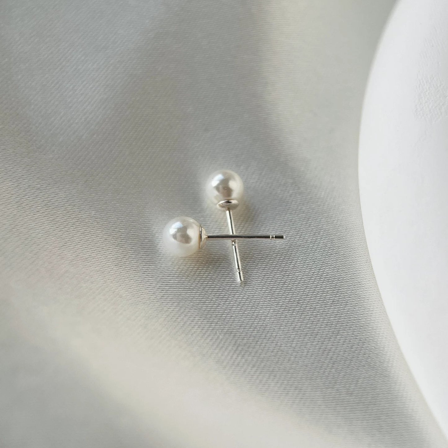 Zierliche Perlen Ohrstecker